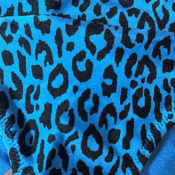 Blue cheetah swimsuit set. - Picture 4 of 10